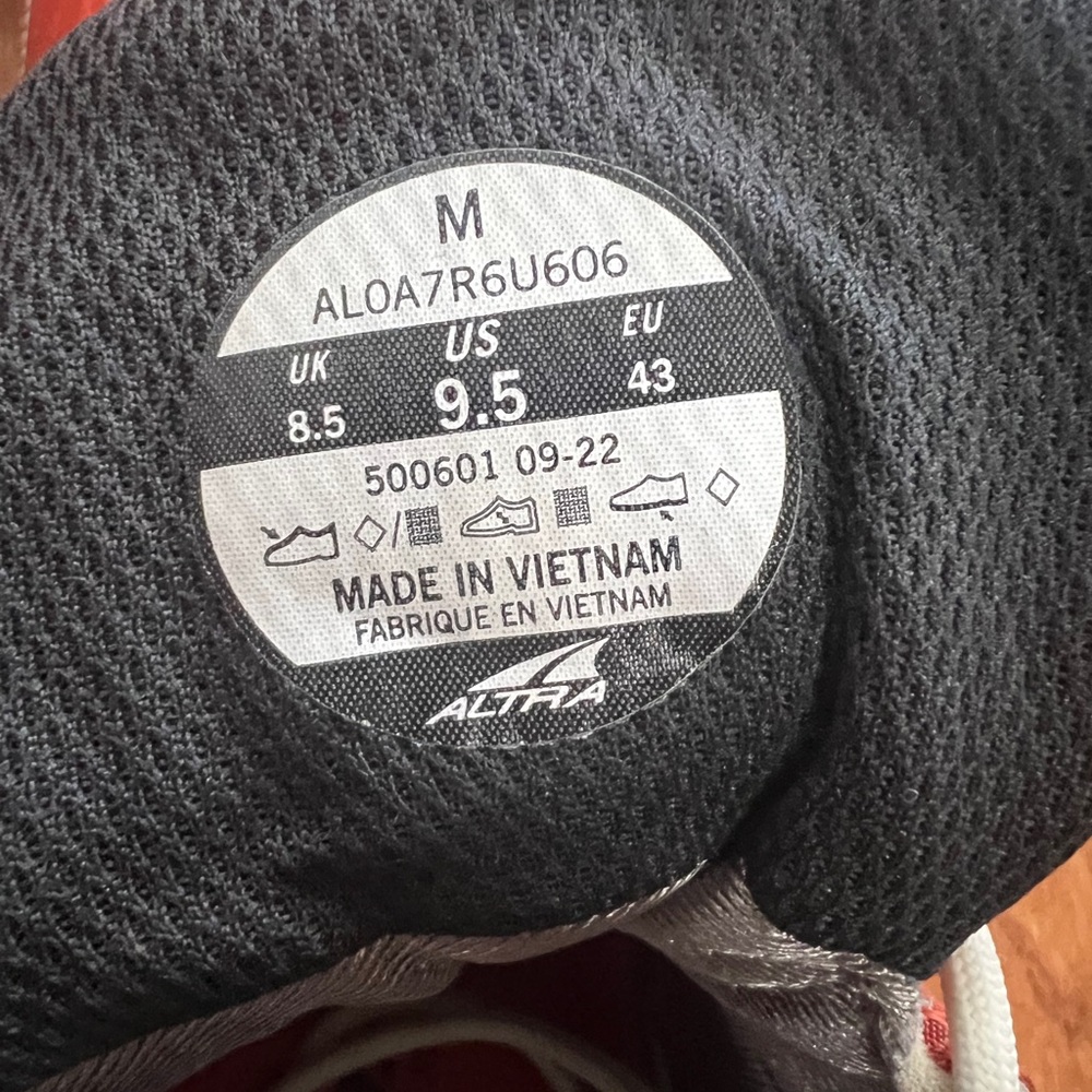 Altra Men’s Lone Peak Mid All-Weather Hiking Boot, Size US 9.5 - Picture 8 of 10